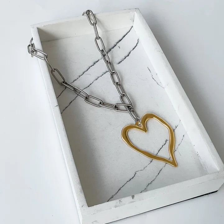 PAPERCLIP NECKLACE WITH HEART PENDANT